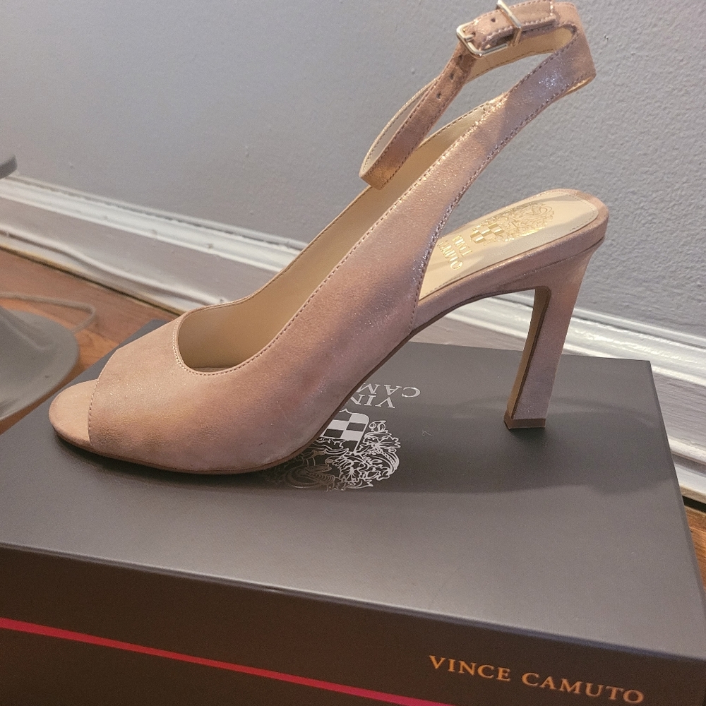 Vince Camuto size 11 Sling back Sandal Color Metal Papaya 3.5" Heel
